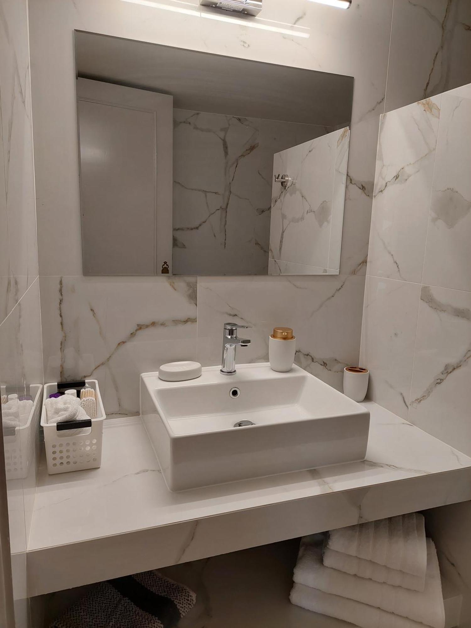 Bmv Apartments Atene Esterno foto